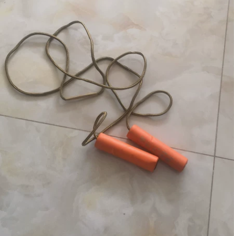 跳绳，泡沫手柄，约2米长，手柄底部可打开调...