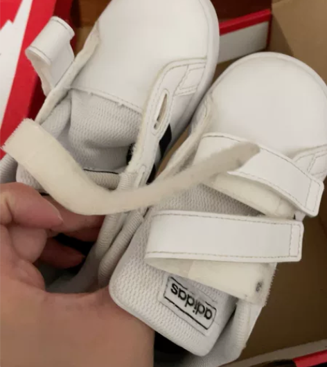 阿迪官网入 轻微穿着痕迹 80包邮