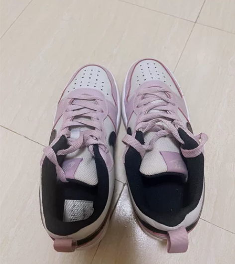 Nike Court Borough 白粉...