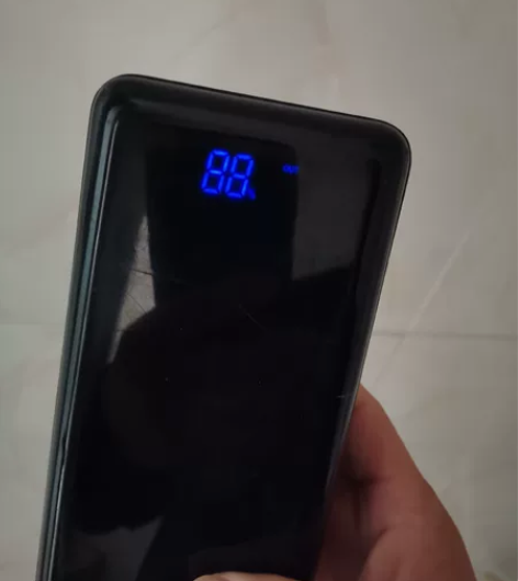 南极人充电宝，生产日期2021.5.25日...