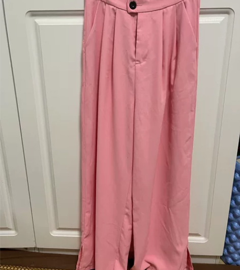 全新2条粉色裤子，一条阔腿裤，一条休闲收脚...