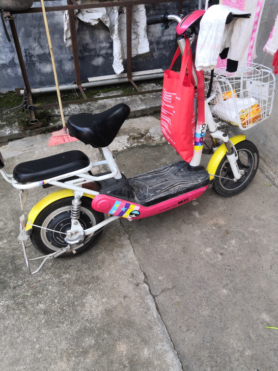 爱玛电动车，成色自己定义，3年前1599元...