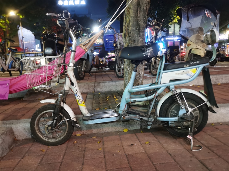 台铃锂电池电动车