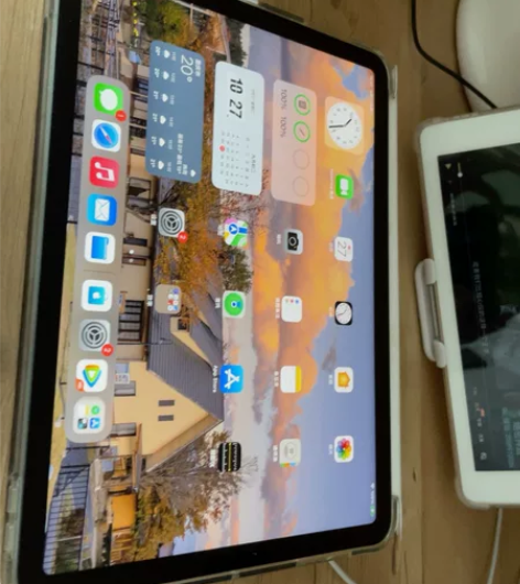 ipad air 4 64G 去年九月购买...