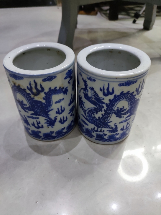 全品八十年代景德镇青花笔筒两只,一只全品,...