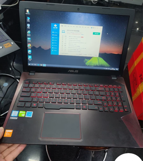 华硕飞行堡垒游戏本,配置英特尔酷睿i5-7...