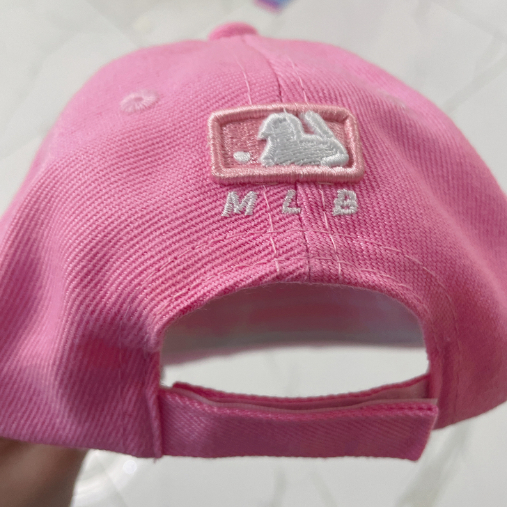MLB全粉鸭舌帽