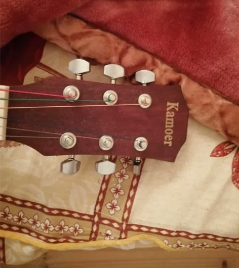 吉他，买了不会弹，故出！ 感兴趣的话点“我...