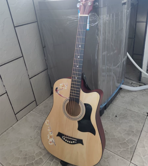 人生第一把吉他，陪了我3年！它的魅力助我追...