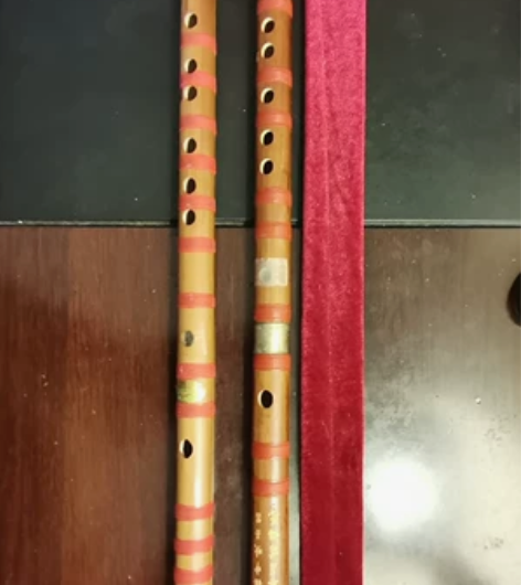 两只笛子，需要的来取，价格可谈 感兴趣的话...
