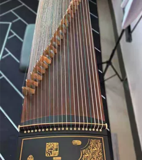 很漂亮的古筝，孩子不学，买来五千多便宜出，...