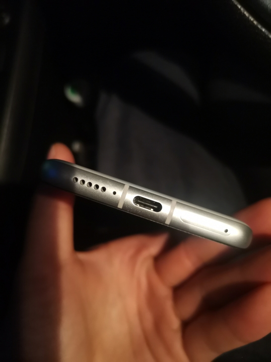 魅族18，买来就贴膜，成色基本全新，8+1...