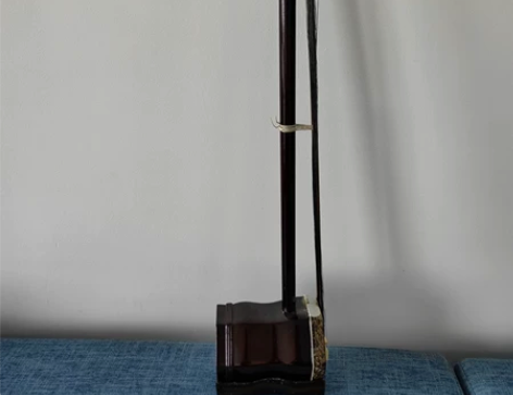 入门级二胡,孩子练琴提升级别了,换琴了,这...