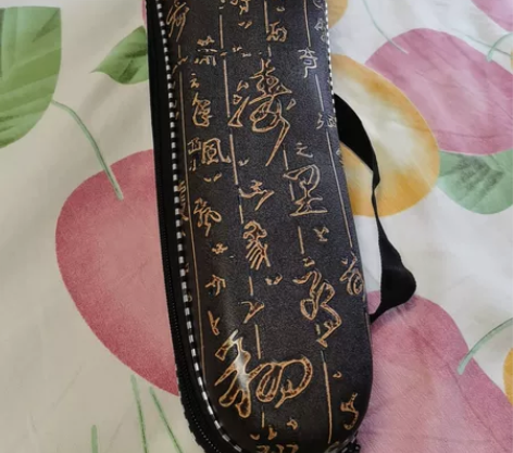 儿子转学钢琴,出售葫芦丝C调,基本没有用过...