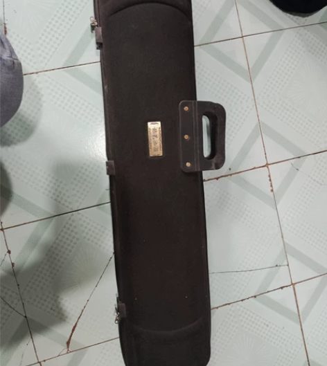 闲置二胡 就是太久没用琴弦断了一根 有备用...