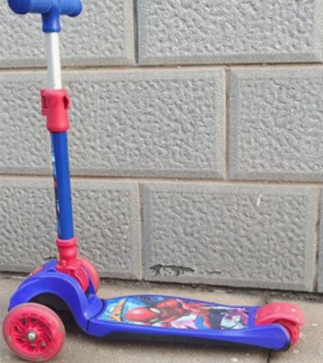 滑板车,九五新,折叠款,轱辘滑起来哇哇亮 ...