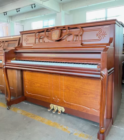 低价出售一台准新英昌大谱架钢琴UC-118...