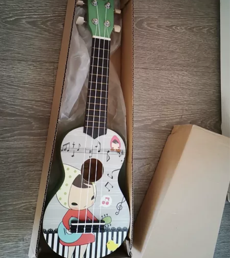 儿童尤克里里，全新。100包邮。 感兴趣的...