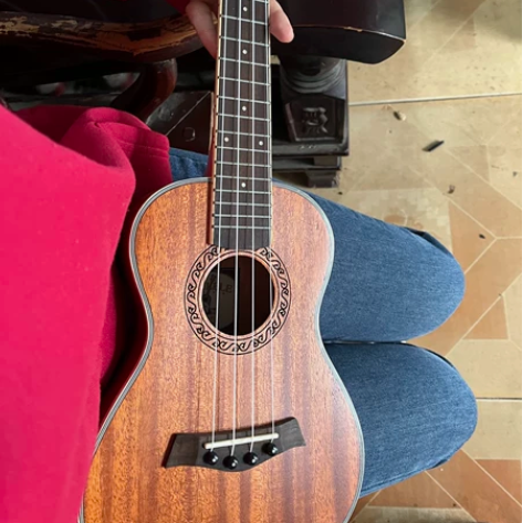 尤克里里初学者，买了没时间玩，喜欢的可以包...