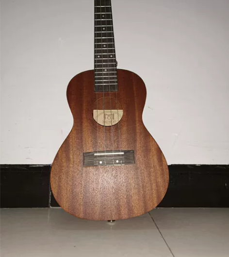 尤克里里 26寸 送背包价格可议 感兴趣的...