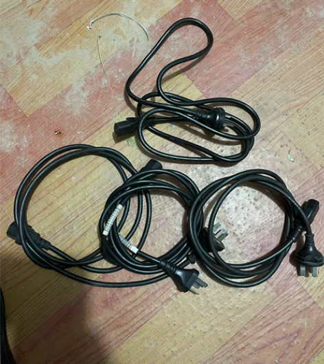 电脑电源线4条，全是拆机好质量的线。 感兴...