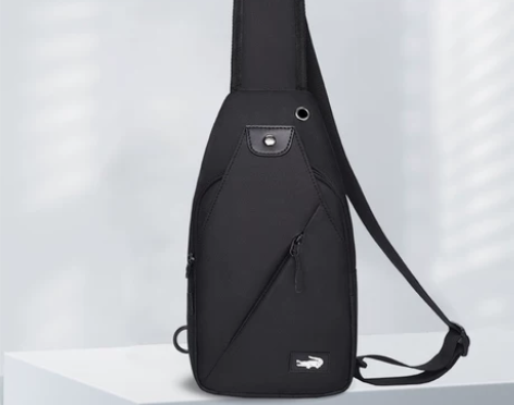 卡帝乐鳄鱼胸包男士休闲斜挎包单肩包时尚男包...