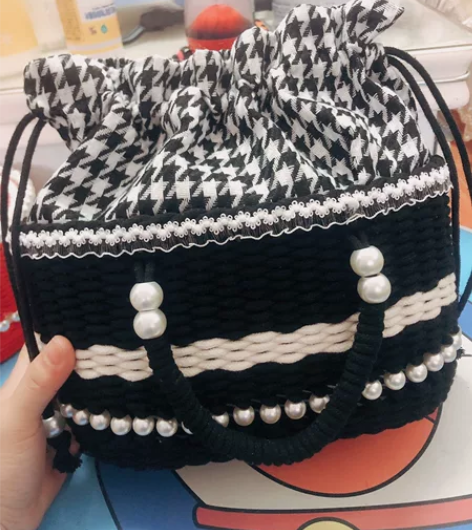 手工编织手提包小包包女妈妈包千鸟格 如图，...