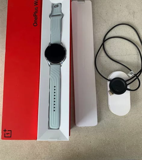 一加手表。买来没怎么用。 外观新,没有磕碰...