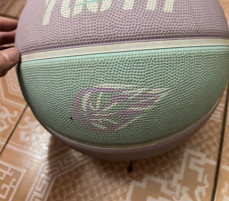 准者正品篮球,现在急用钱出 感兴趣的话点“...