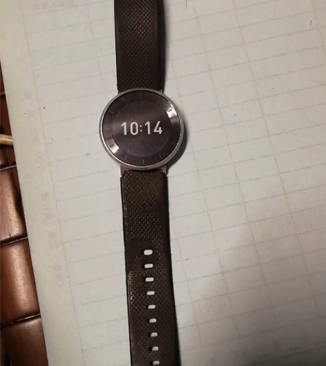 华为手表，冲电头不是很灵？ 感兴趣的话点“...