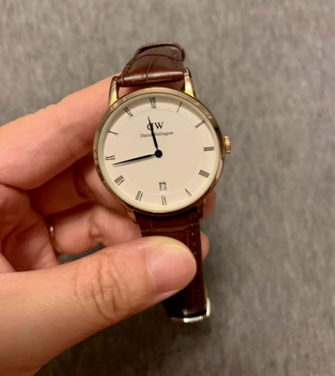 自用dw手表，表带换过，原装表带破损了。介...