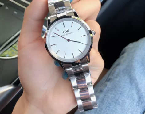 dw手表新款，有鉴定证书！有保修卡！有发票...