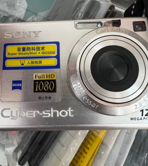 索尼WSC-W200 家里的老相机了，是小...