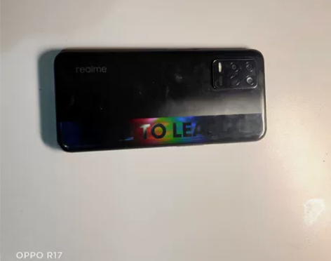 realme真我q3 8＋128 21年6...