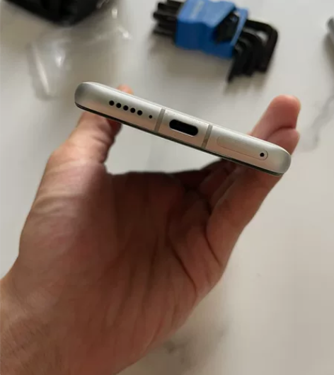 京东自营购入，魅族18，基本无划痕，屏幕有...