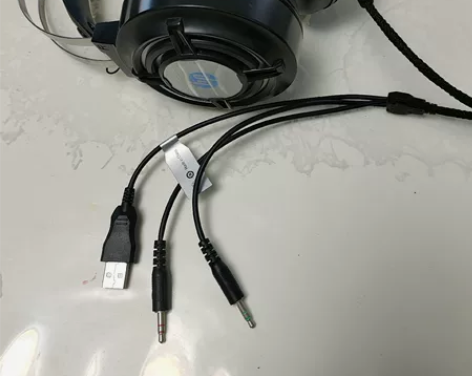 惠普耳麦九九新，39包邮！！ 感兴趣的话点...