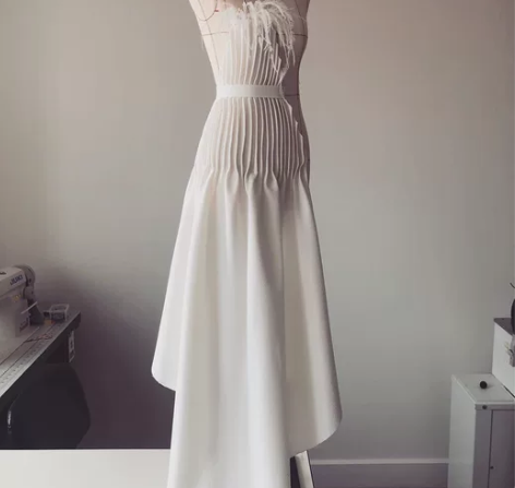 服装设计 立体剪裁成品 有款式图、效果图（...