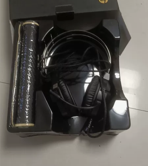 买电脑给的耳机，全新，惠普游戏耳机，音质不...