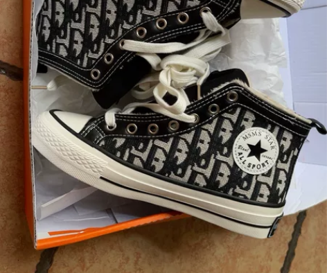 高帮帆布鞋36码,经典小香风印花款,加绒平...