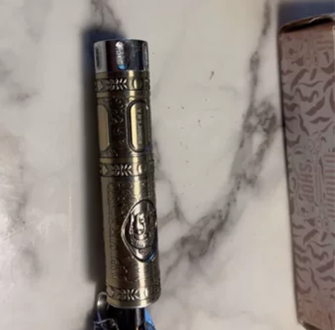 理发器。    拿在手里非常好用 感兴趣的...