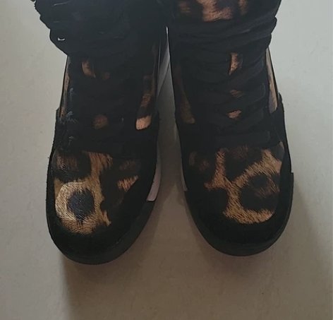 全新戈美其内增高鞋38码专柜入包邮 感兴趣...