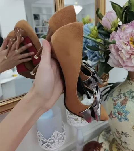 女士高跟鞋尖头细跟浅口鞋一脚蹬单鞋全新。 ...