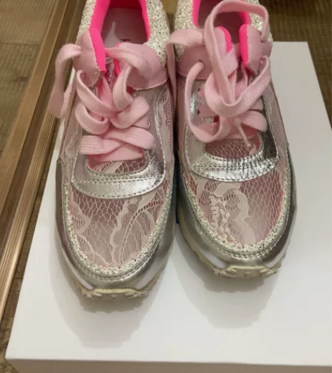 闲置亮色蕾丝拼接内增高运动鞋，35码。仅穿...