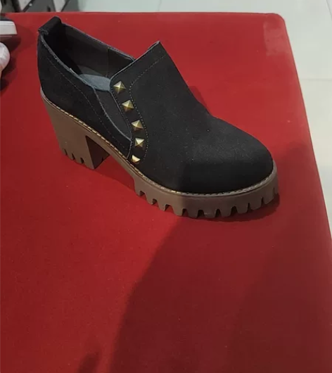 全新女士时尚都市鞋，一体跟加厚防水台，全牛...