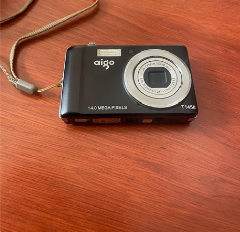 十几年前买的爱国者数码相机，谁要带走！无内...