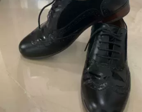 英伦布洛克短靴 感兴趣的话点“我想要”和我...