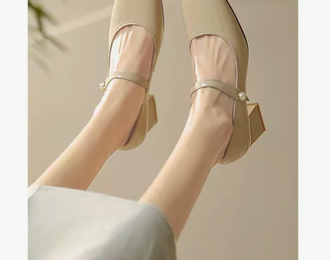 法式单鞋女方头粗跟气质一字带高跟鞋漆皮小皮...