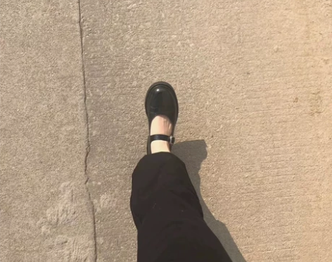 日系复古玛丽珍鞋女2020早春季新款一字扣...