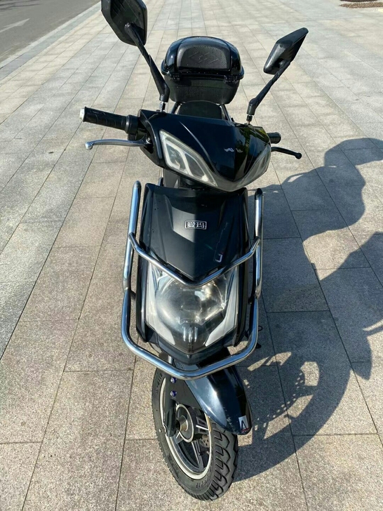 九成新 二手电动车 爱玛电动车