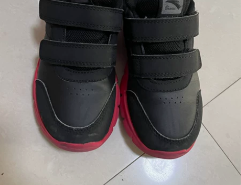 安踏儿童春秋款运动鞋！ 感兴趣的话点“我想...